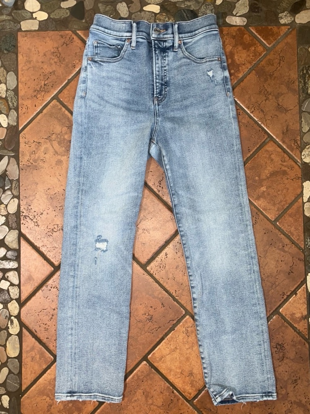 Express Women's Straight-Leg Jeans in Light Blue Wash